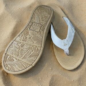 Women's REEF “Santa Ana” White beach sandals